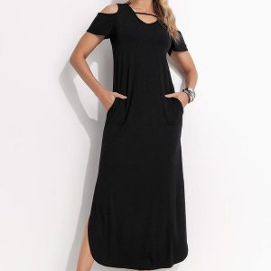 Vestido Preto Longo com Fendas e Ombro Vazado