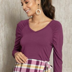 Blusa Roxa com Mangas Raglan Franzidas