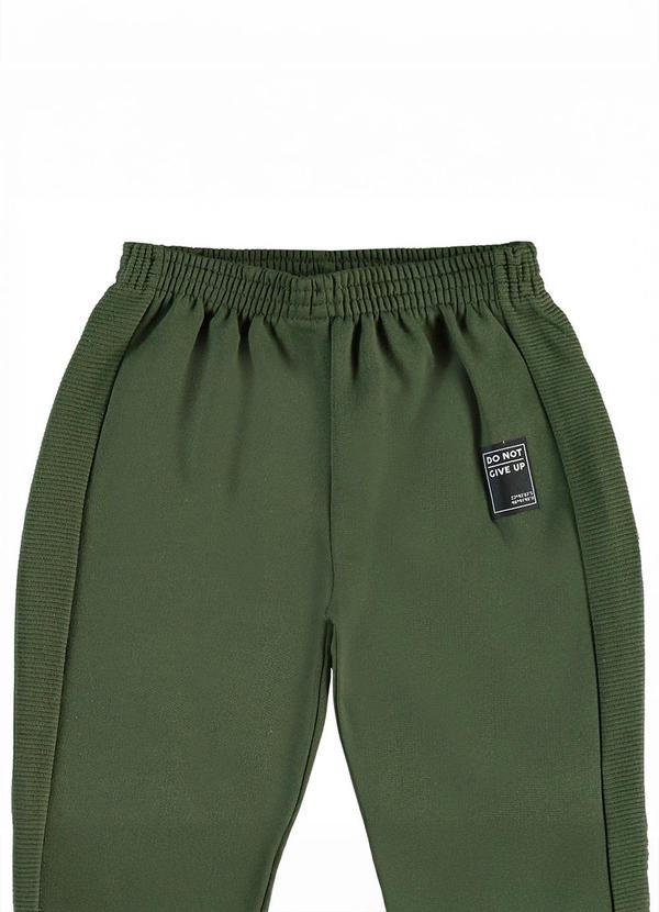 Calça Moletom e Malha Relevo Verde