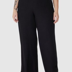 Calça Reta Texturizada PlusPreto