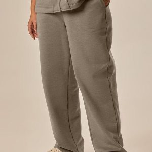 Calça Reta em Moletom Plus Taupe