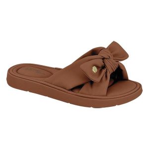 Chinelo Modare Avelã