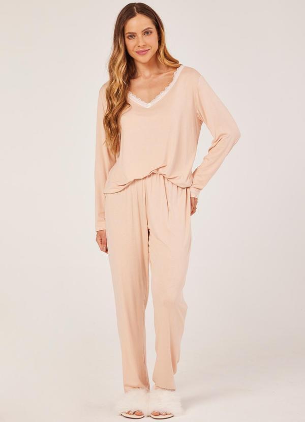 Pijama Longo Detalhes em Renda Rosa