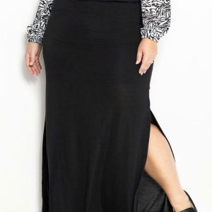 Saia Preta com Forro e Fendas Plus Size