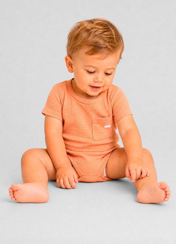 Body com Bolso e Textura Canelada Laranja