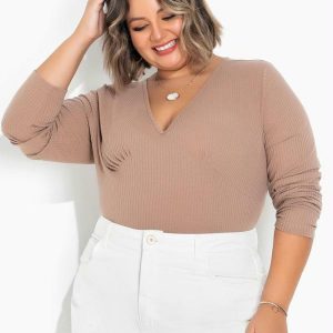 Body Marrom Plus Size Decote V e Franzidos