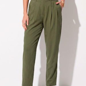 Calça Verde com Pregas e Bolsos