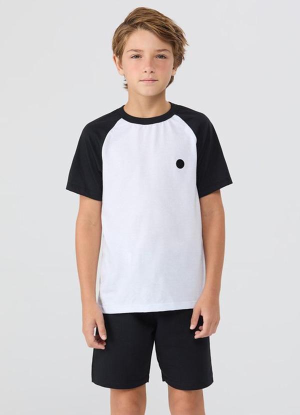 Conjunto de Verão Raglan e Aplique Preto