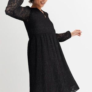 Vestido Preto em Renda