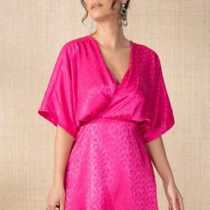 Vestido Rosa com Decote Transpassado