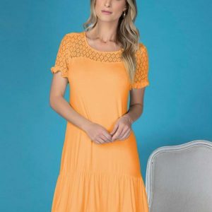 Vestido com Babadinhos e Renda Laranja